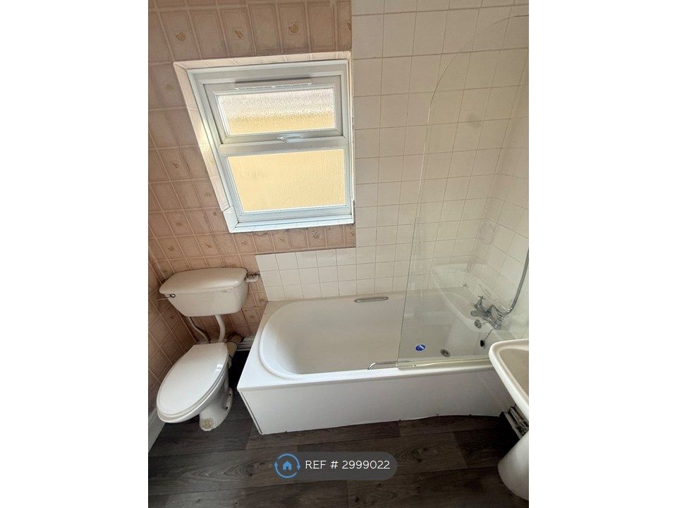 Property photo 3 of 5 Bathroom