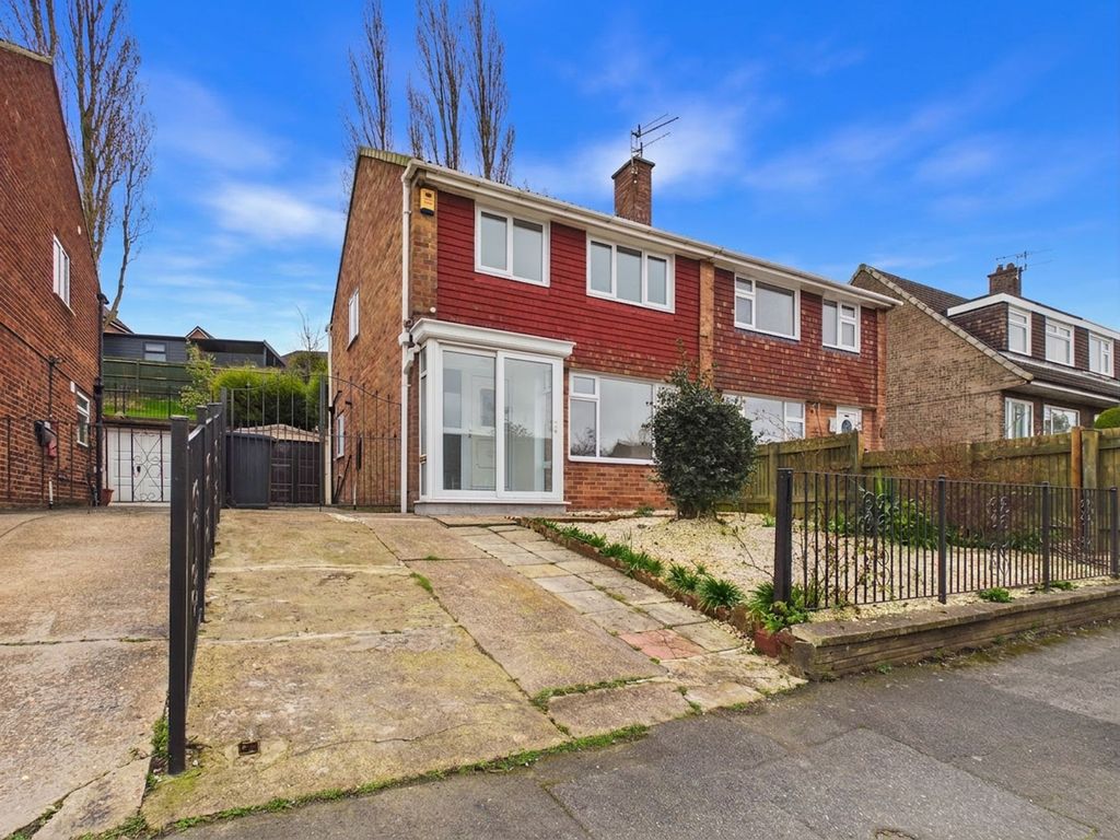 Property photo 1 of 20 Front