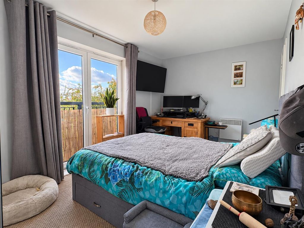Property photo 3 of 15 2640.Png