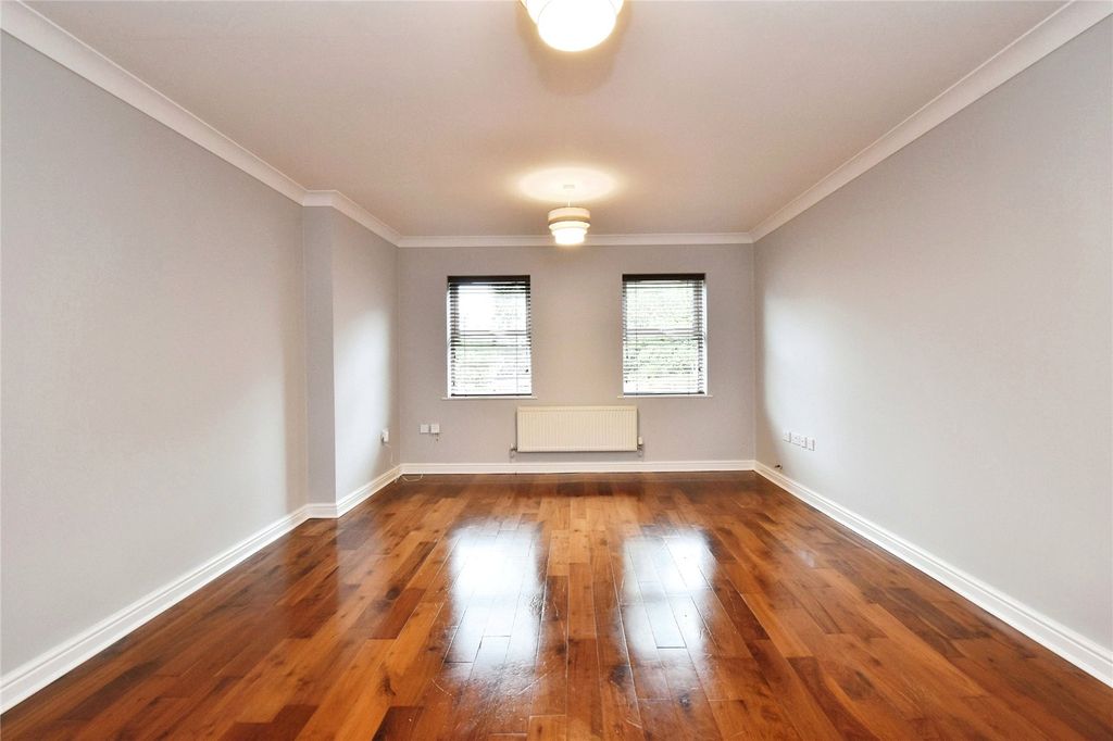 Property photo 2 of 18 Picture No. 15