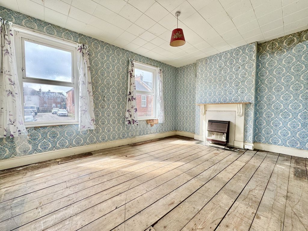 Property photo 3 of 8
