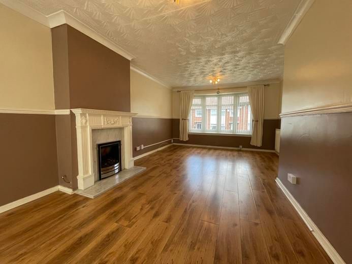Property photo 3 of 10 Living Room