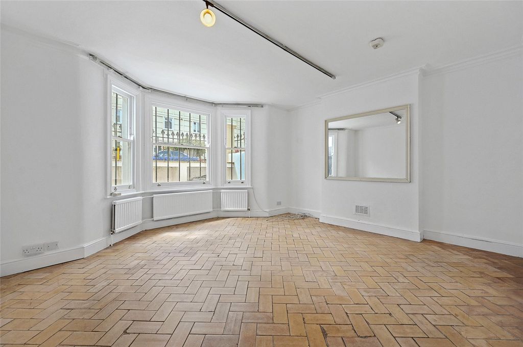Property photo 3 of 17 Picture No. 11