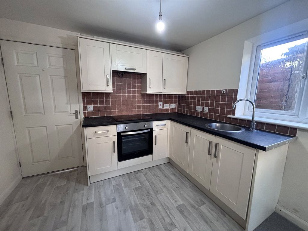 Property photo 3 of 7 Picture No. 06
