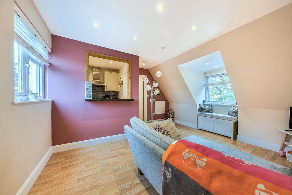 Property photo 2 of 9 Living Area