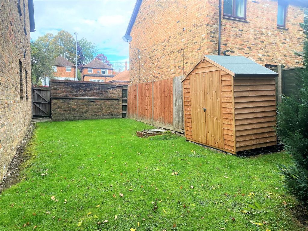 Property photo 3 of 8