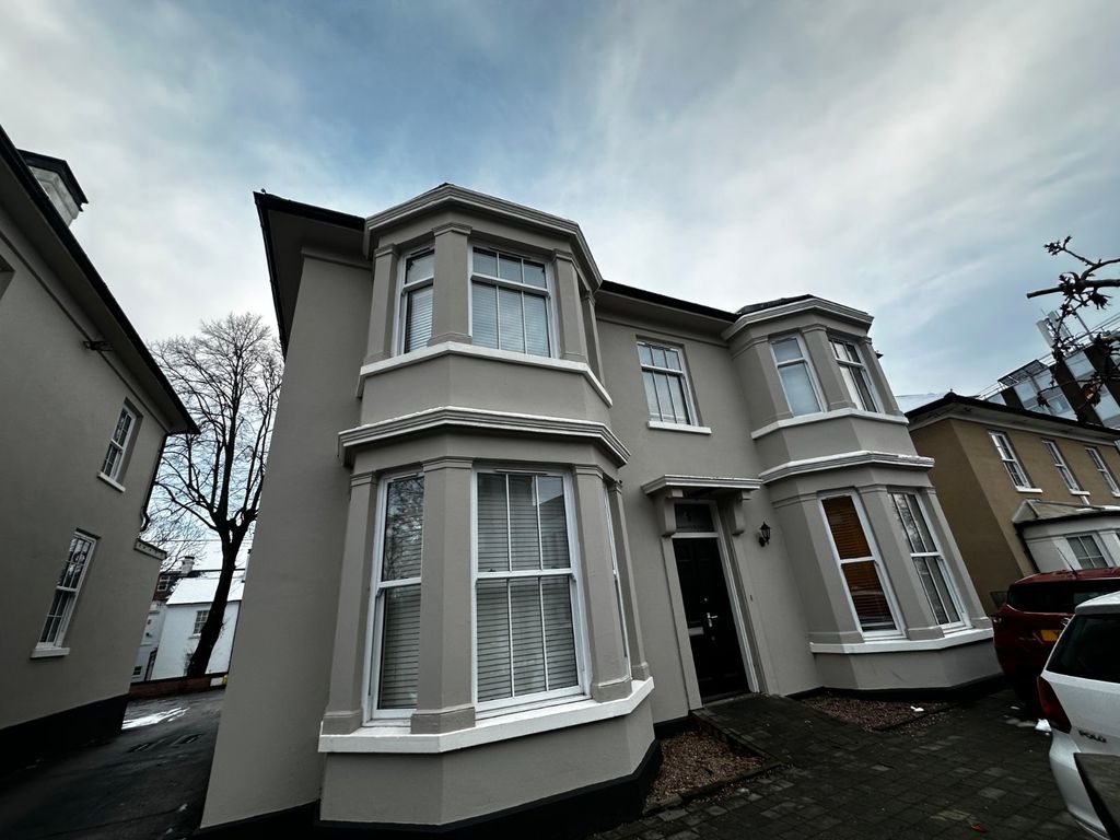 Property photo 2 of 16 Picture No. 17