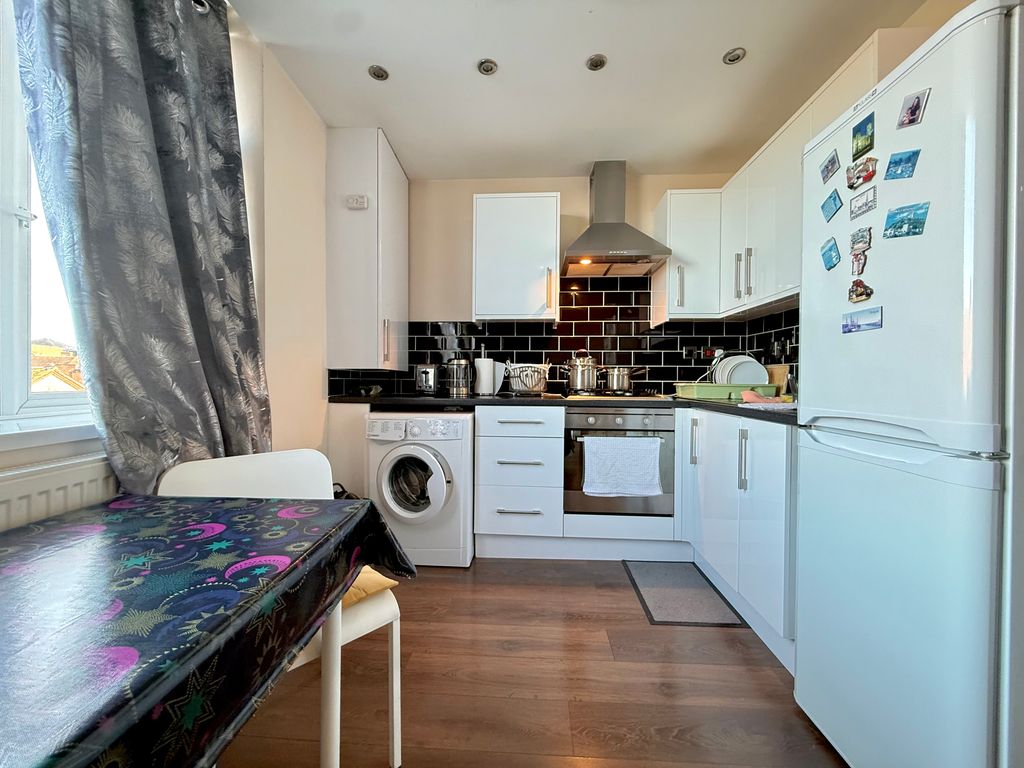 Property photo 3 of 5 Annex