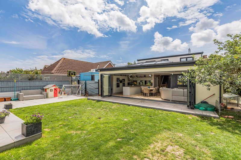 Property photo 1 of 31 Photo 5