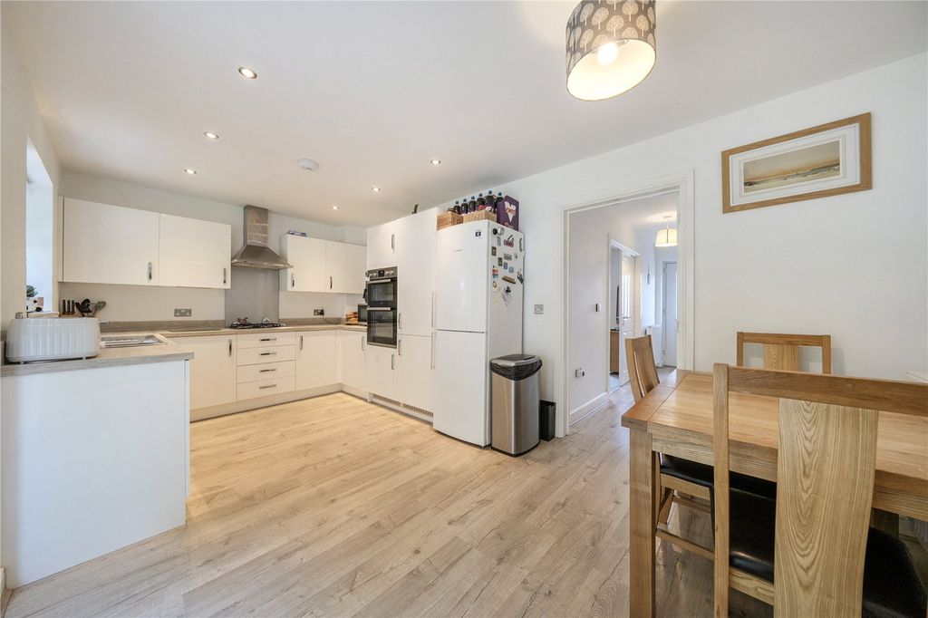 Property photo 3 of 19 Kitchen Diner