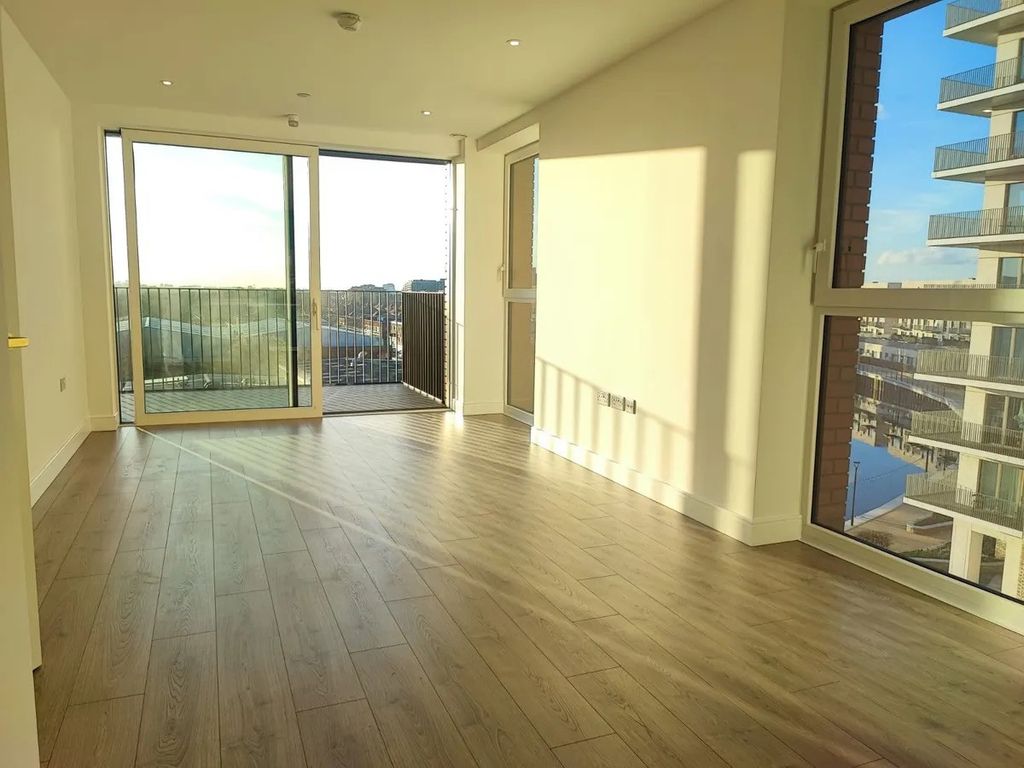 Property photo 3 of 23