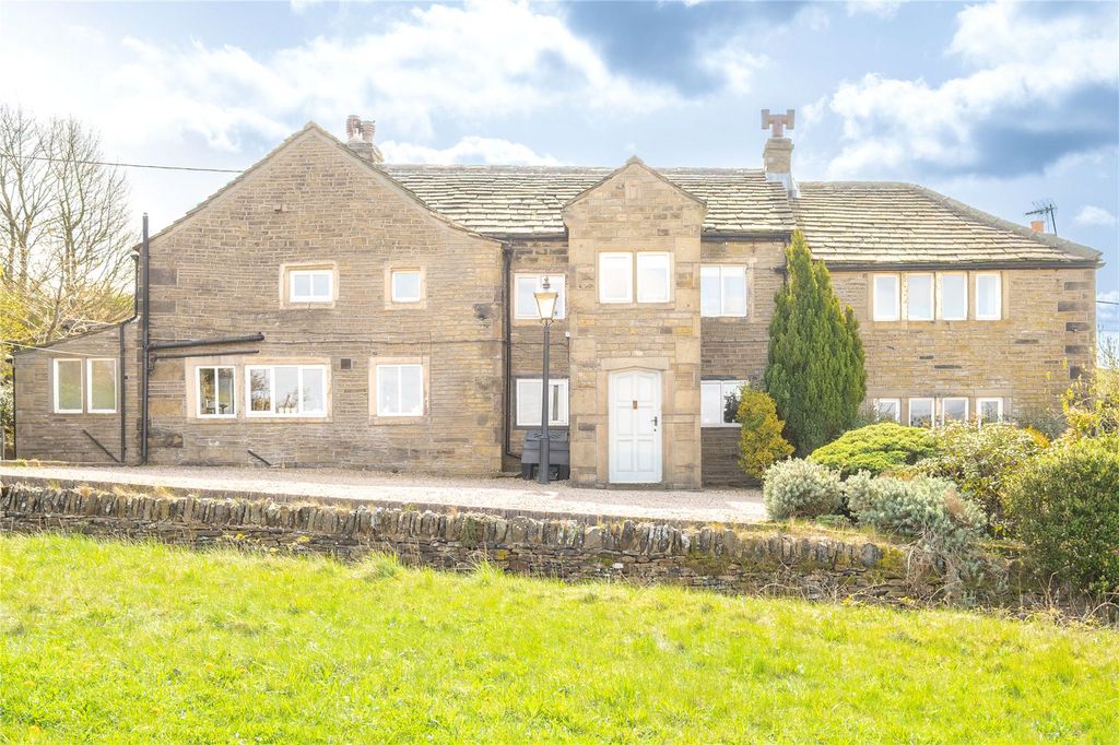 Property photo 3 of 37 Outside