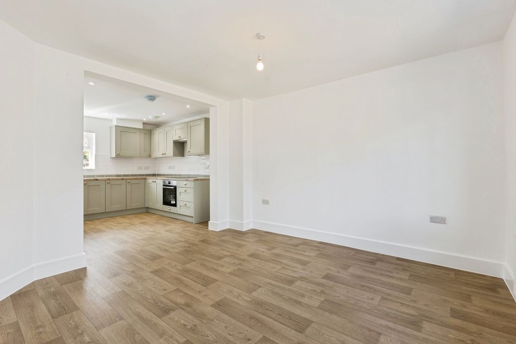 Property photo 2 of 24 Pbox-Img.Jpg