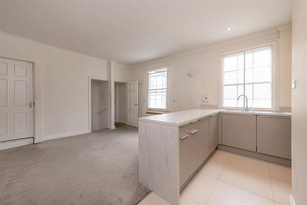 Property photo 2 of 7 Recpetion Room