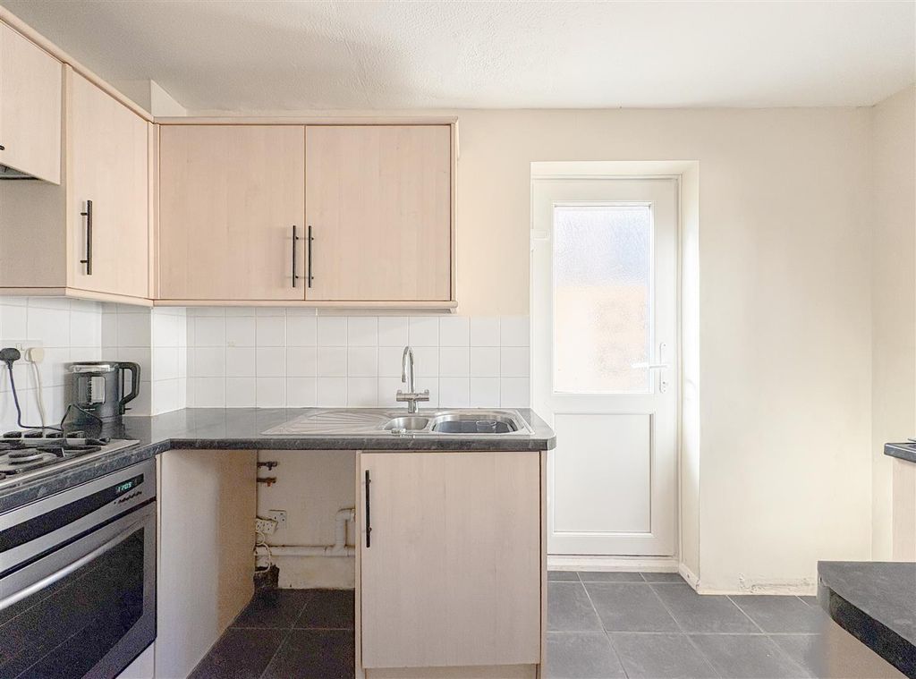Property photo 2 of 30 Kitchen