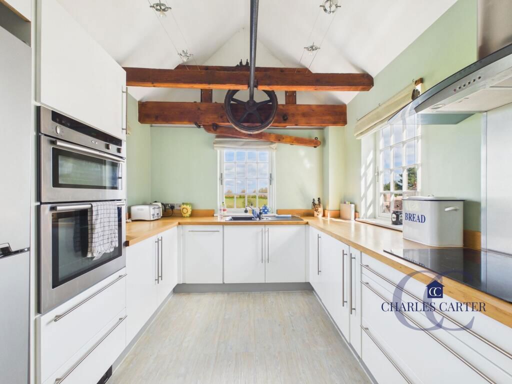 Property photo 2 of 31