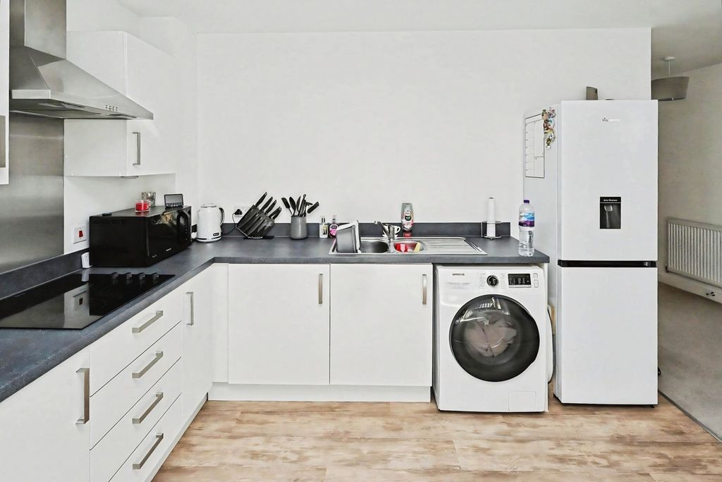 Property photo 2 of 16 Pbox-Img.Jpg
