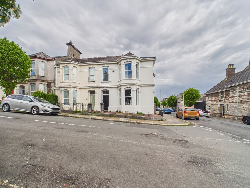 Property photo 1 of 23 Cam02089G0-Pr0691-Still081