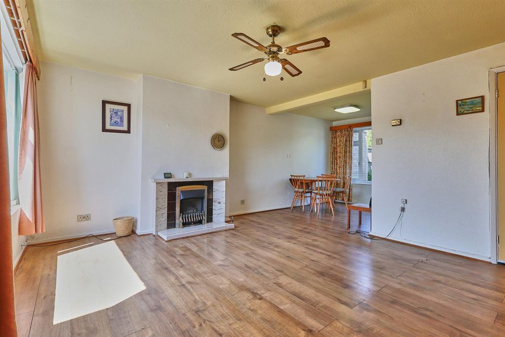 Property photo 3 of 10 Outlands Drive_4.Jpg