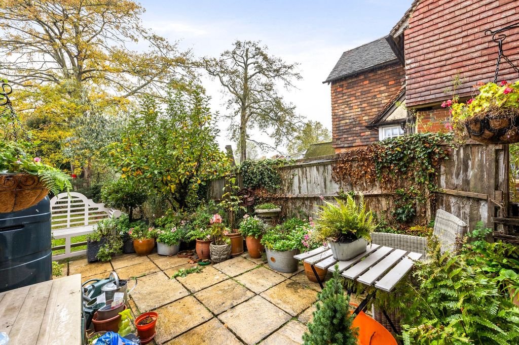 Property photo 2 of 20