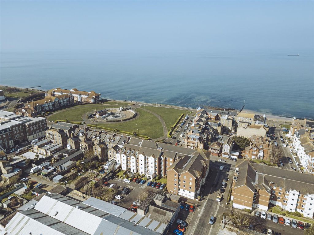 Property photo 2 of 21 1 Bedroom Apartment For Sale In Margate By Guildcr