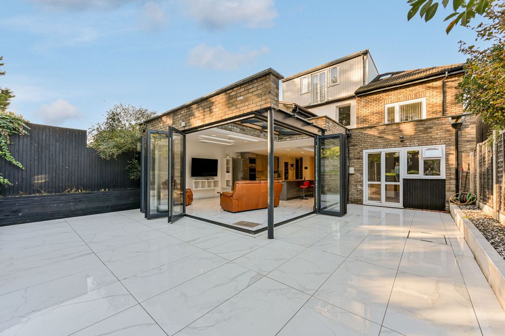 Property photo 1 of 58