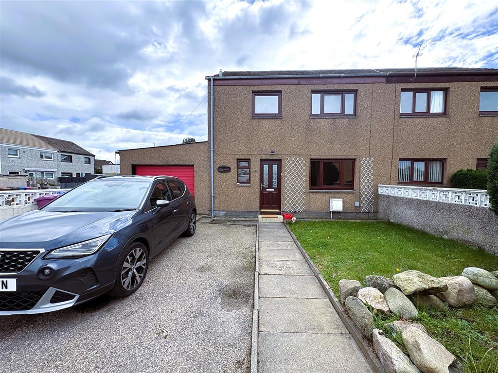 Property photo 1 of 17 12 Heldon Place, Elgin
