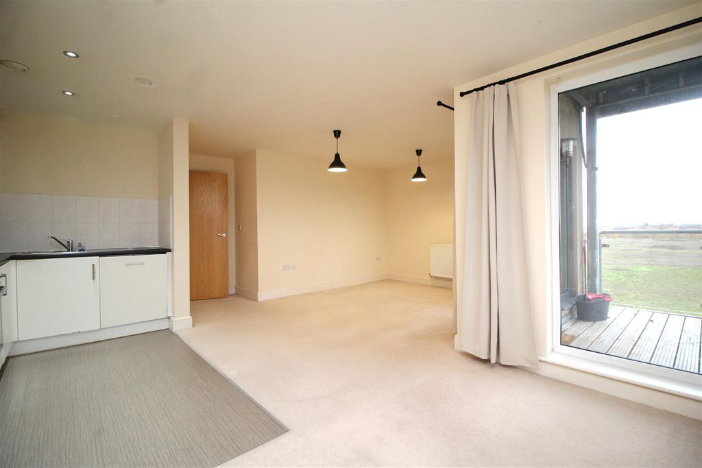 Property photo 2 of 8 Living Room 2 .Jpg