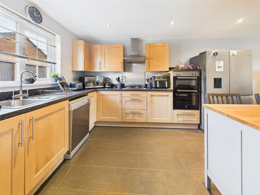 Property photo 2 of 26