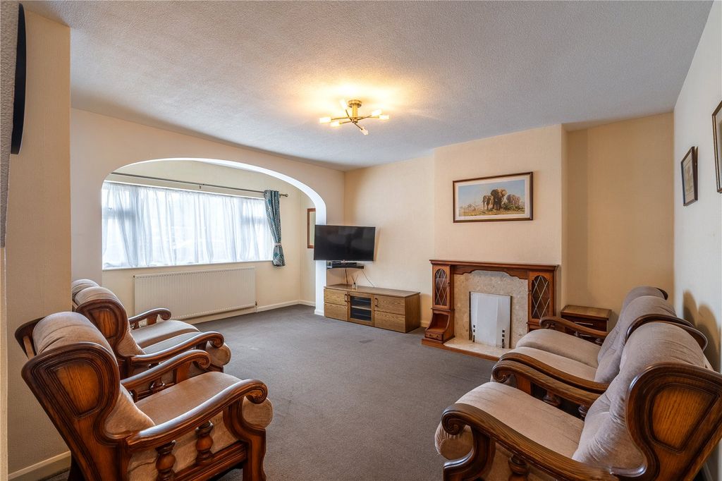 Property photo 3 of 38 Picture No. 16