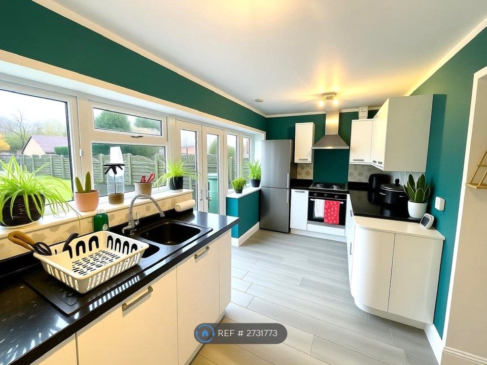 Property photo 3 of 21 Kitchen