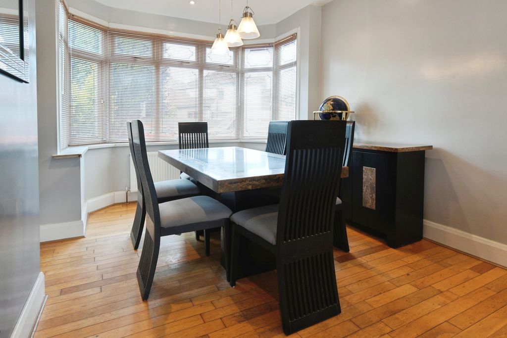 Property photo 3 of 23 Lounge/Dining Room