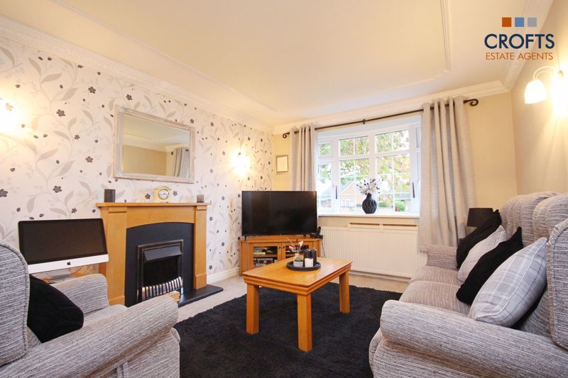 Property photo 2 of 12 Lounge