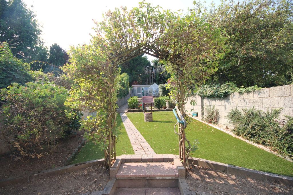 Property photo 1 of 35