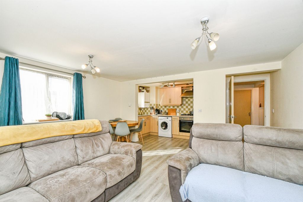 Property photo 2 of 14