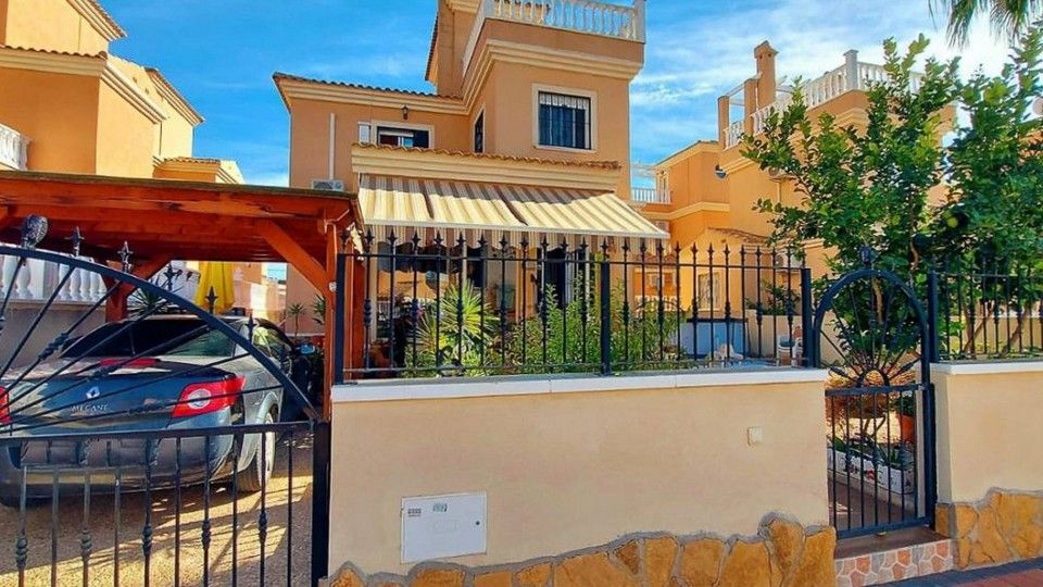 Property photo 1 of 30