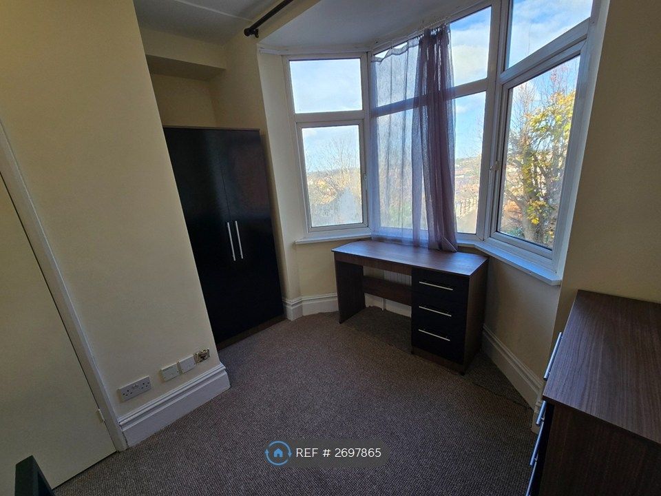 Property photo 2 of 6