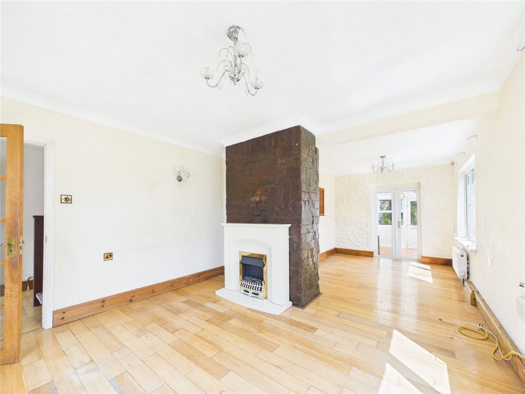 Property photo 3 of 40 Picture No. 13