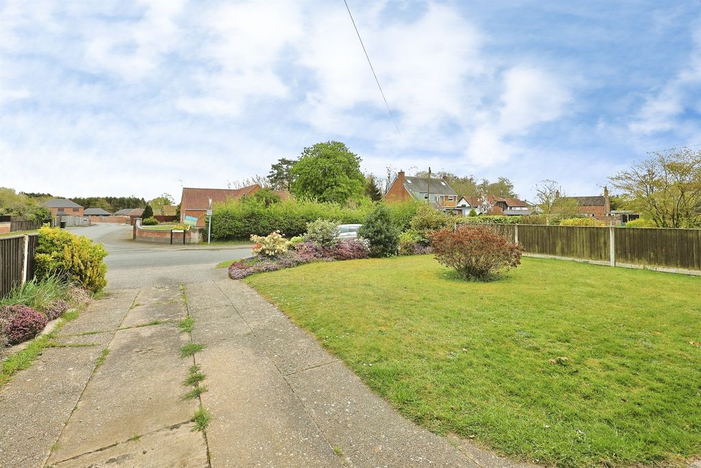 Property photo 2 of 19