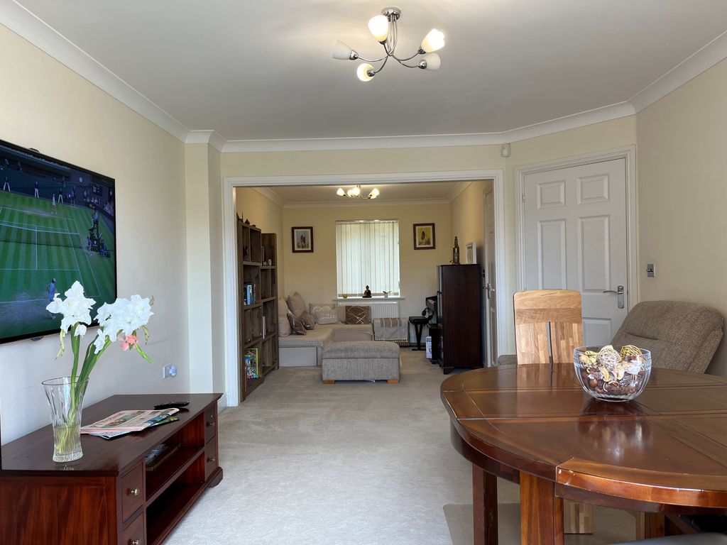 Property photo 3 of 8 7.Living Room_5