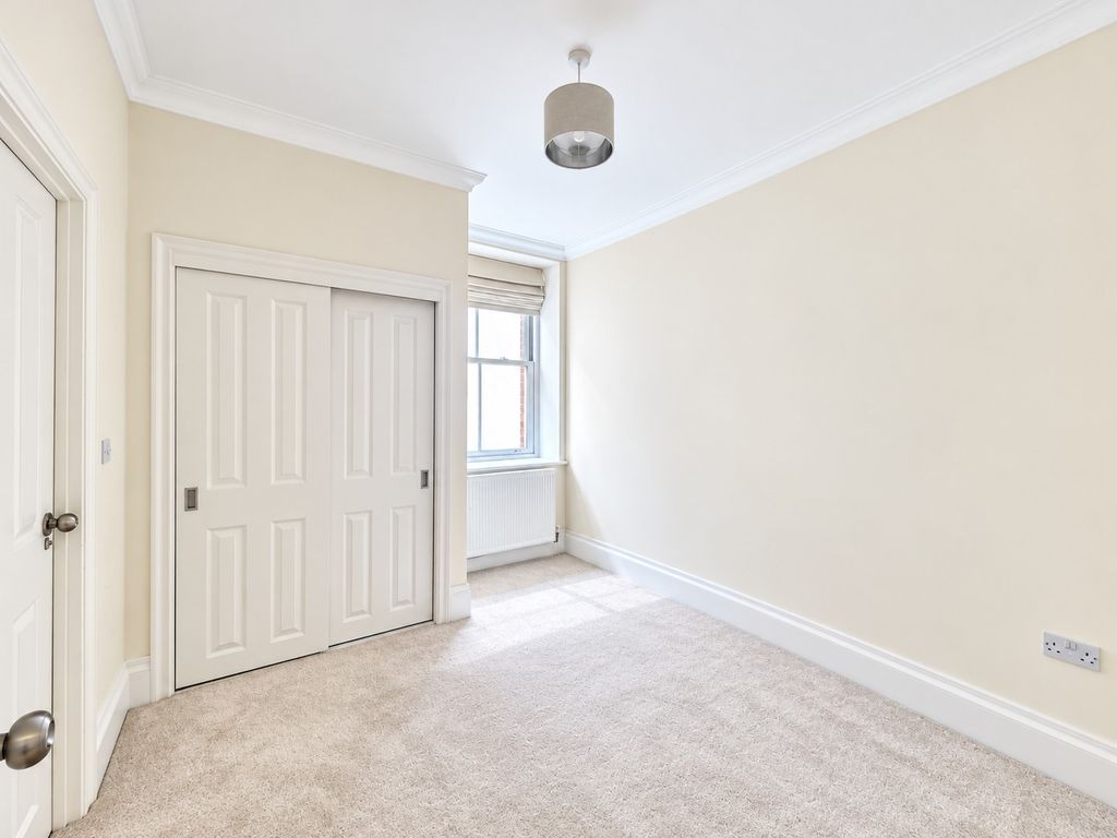 Property photo 3 of 6 Bedroom