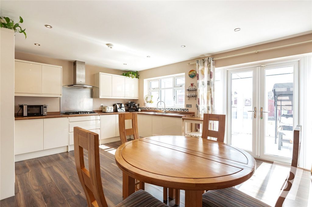 Property photo 1 of 29 Kitchen/Dining Room