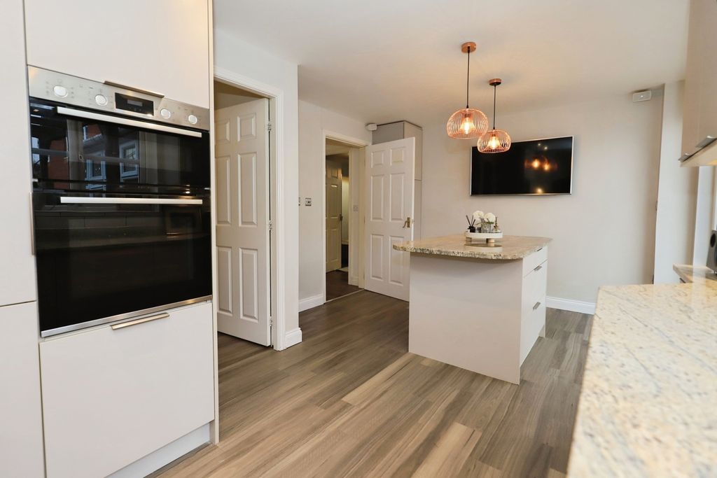 Property photo 3 of 20 Pbox-Img.Jpg