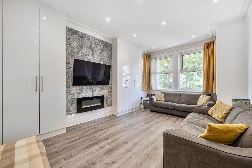 Property photo 2 of 20 1482747-1-6A3c196...