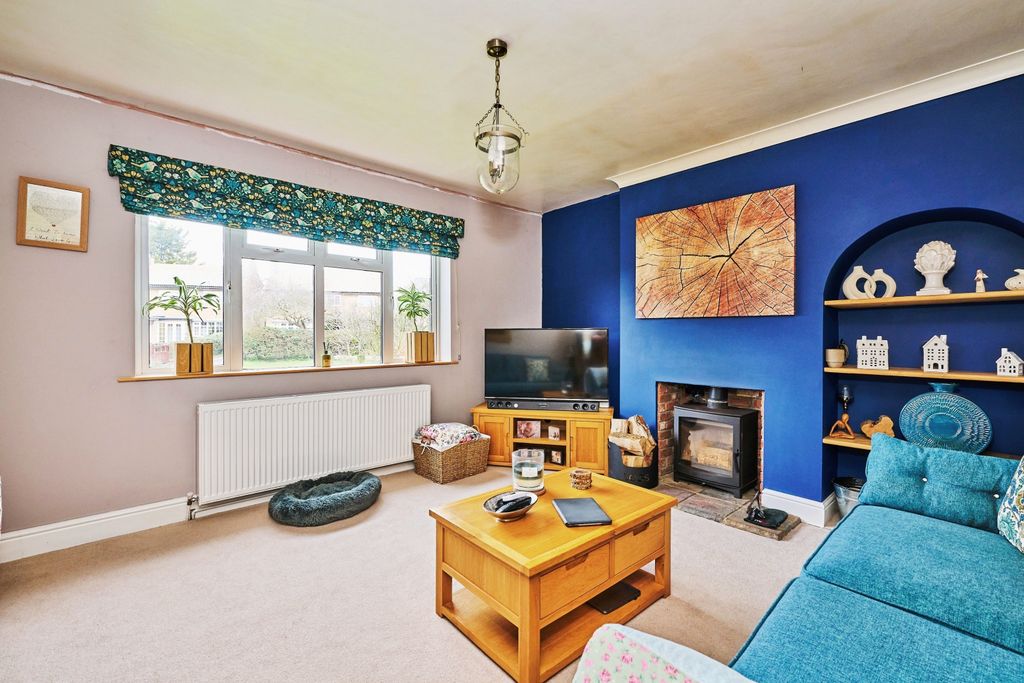 Property photo 3 of 15 Lounge