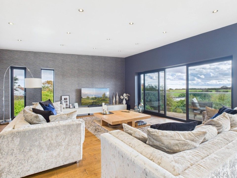 Property photo 2 of 29