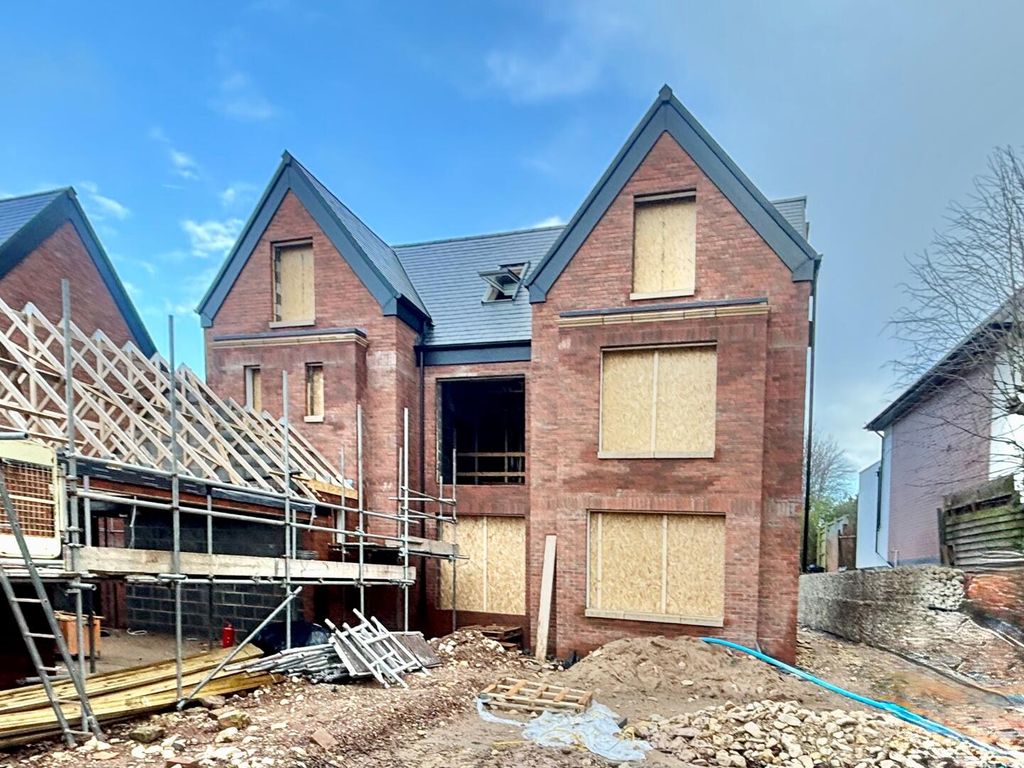 Property photo 2 of 2 Front (Exterior)