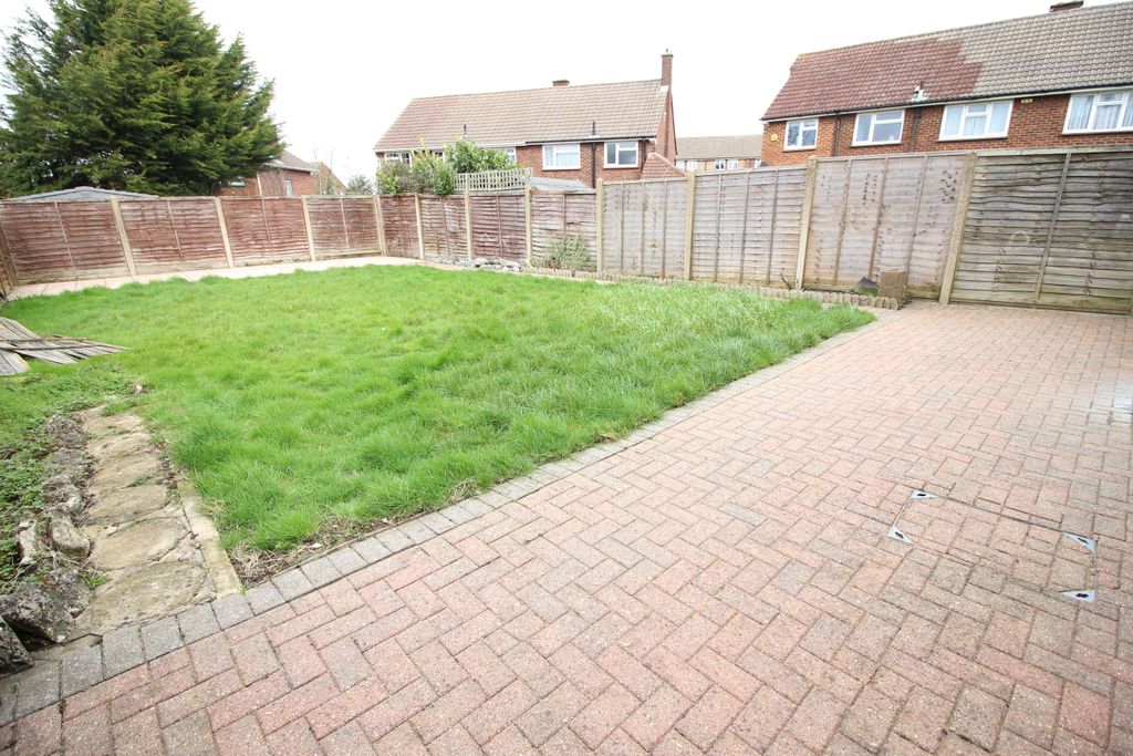 Property photo 2 of 16 2 Cornfield Road (2)