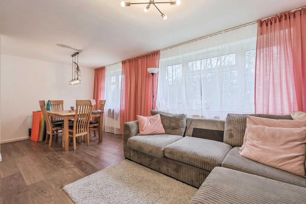 Property photo 3 of 20 Pbox-Img.Jpg