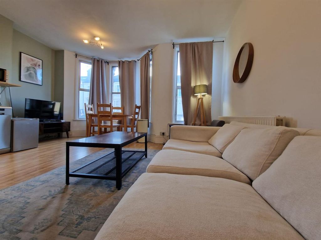 Property photo 2 of 6 Whatsapp Image 2025-12-11 At 14.42.50.Jpeg